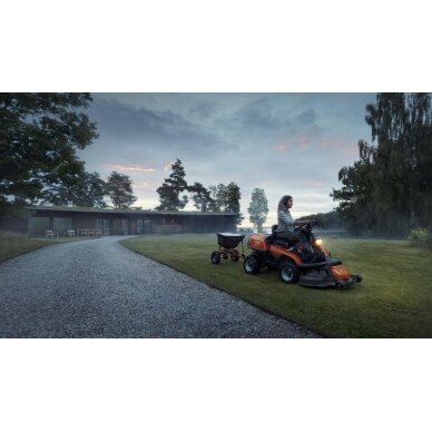 HUSQVARNA R 216T AWD 2